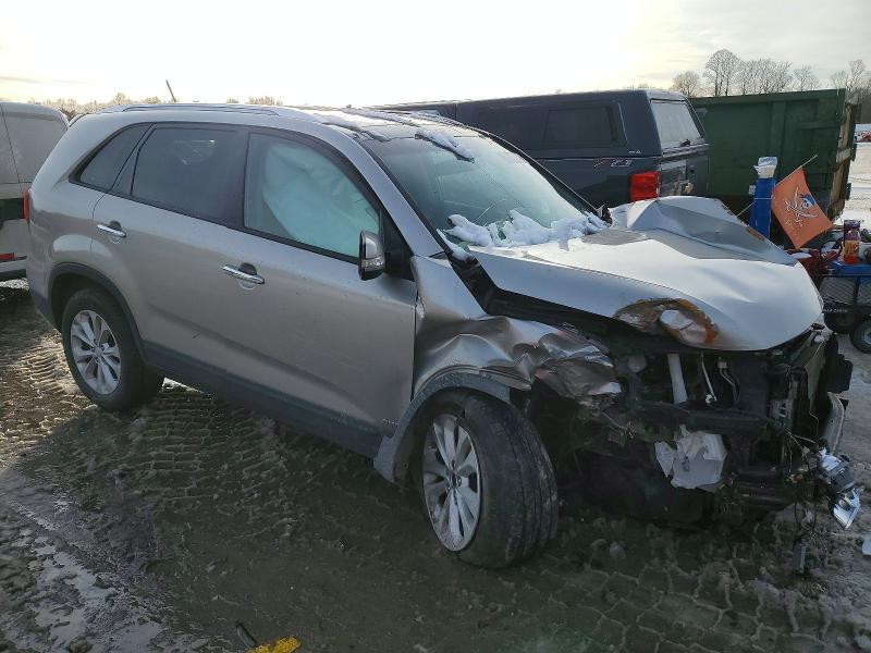 Фото 4 - KIA SORENTO