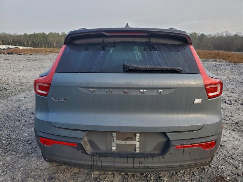 Фото 6 - VOLVO XC40