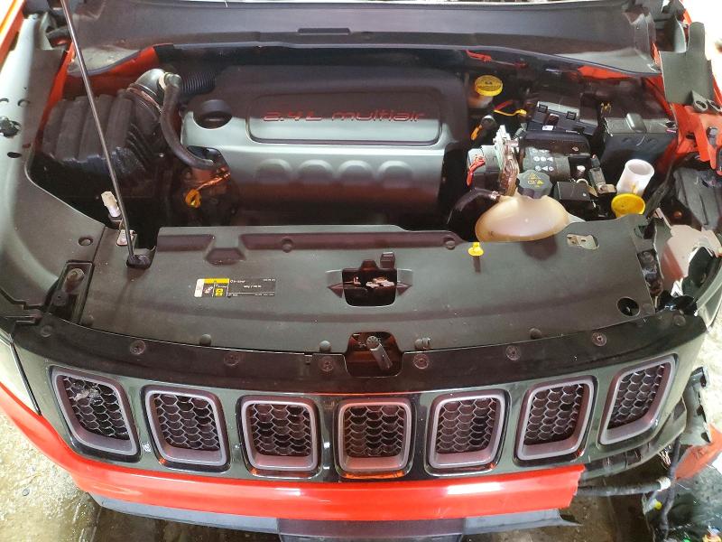 Фото 12 - JEEP COMPASS