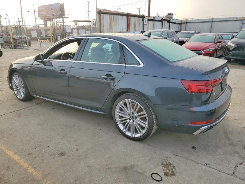 Фото 2 - AUDI A4