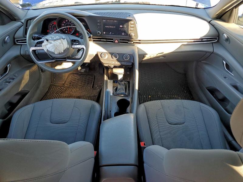 Фото 8 - HYUNDAI ELANTRA