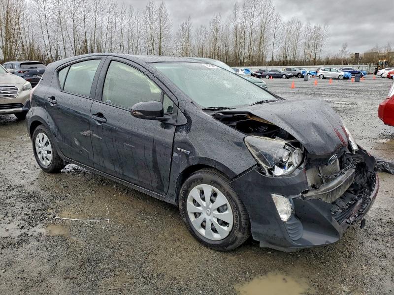 Фото 4 - TOYOTA PRIUS