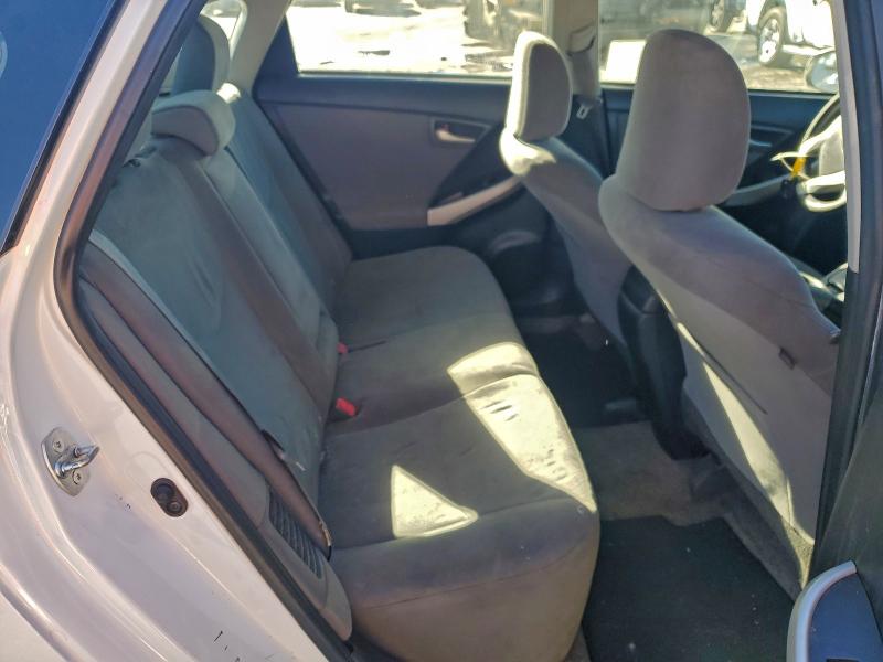 Фото 10 - TOYOTA PRIUS