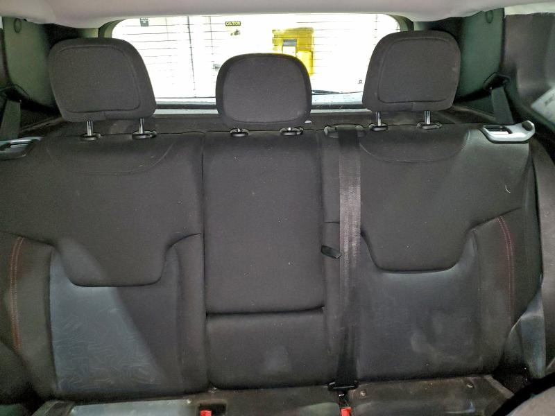 Фото 10 - JEEP RENEGADE