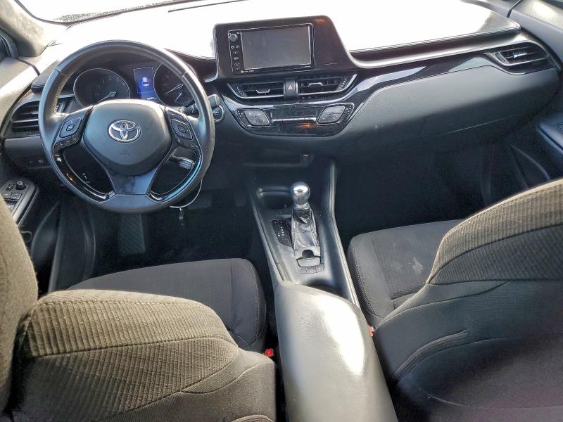 Фото 8 - TOYOTA C-HR