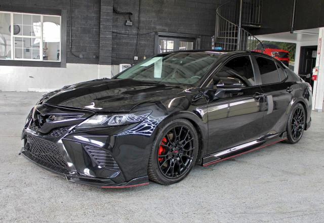 Фото 2 - TOYOTA CAMRY