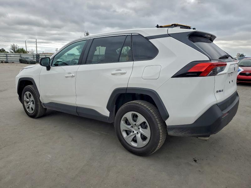 Фото 2 - TOYOTA RAV4