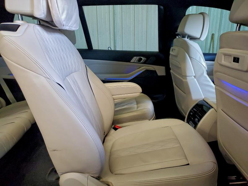 Фото 11 - BMW X7