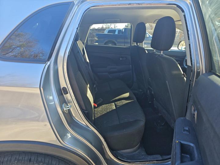 Фото 6 - MITSUBISHI OUTLANDER