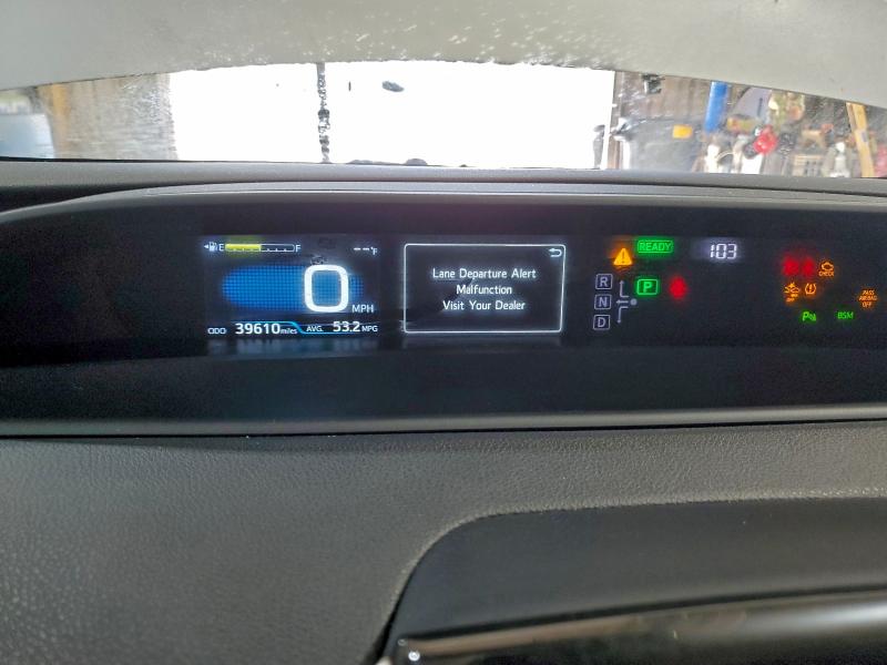 Фото 9 - TOYOTA PRIUS