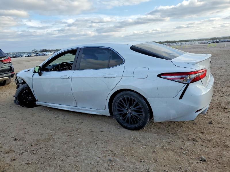 Фото 2 - TOYOTA CAMRY