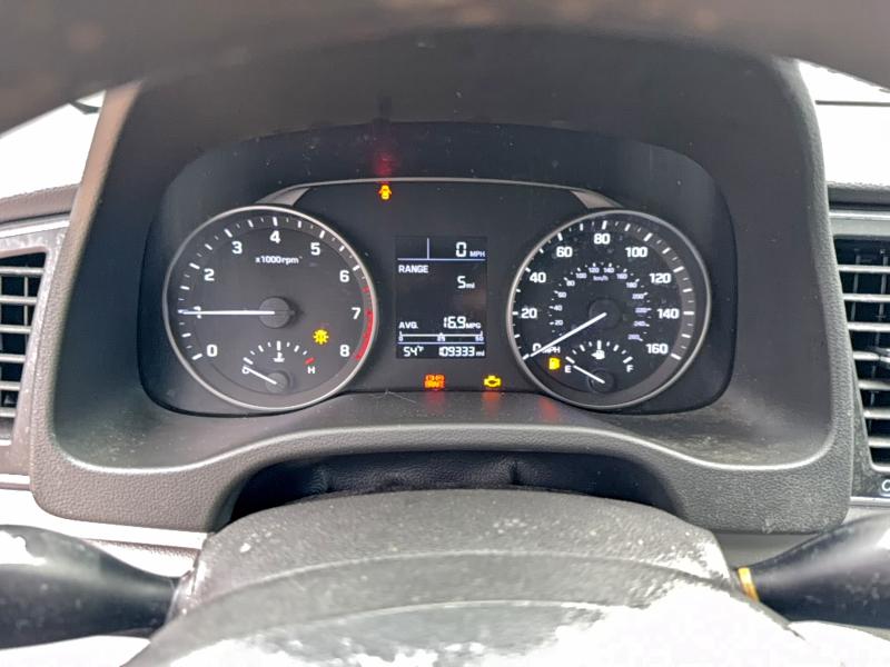 Фото 8 - HYUNDAI ELANTRA