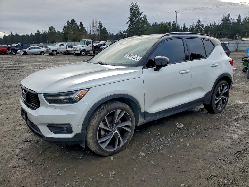 Фото 1 - VOLVO XC40