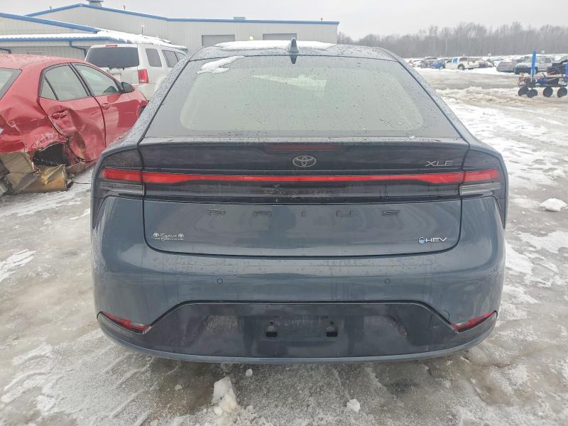 Фото 6 - TOYOTA PRIUS