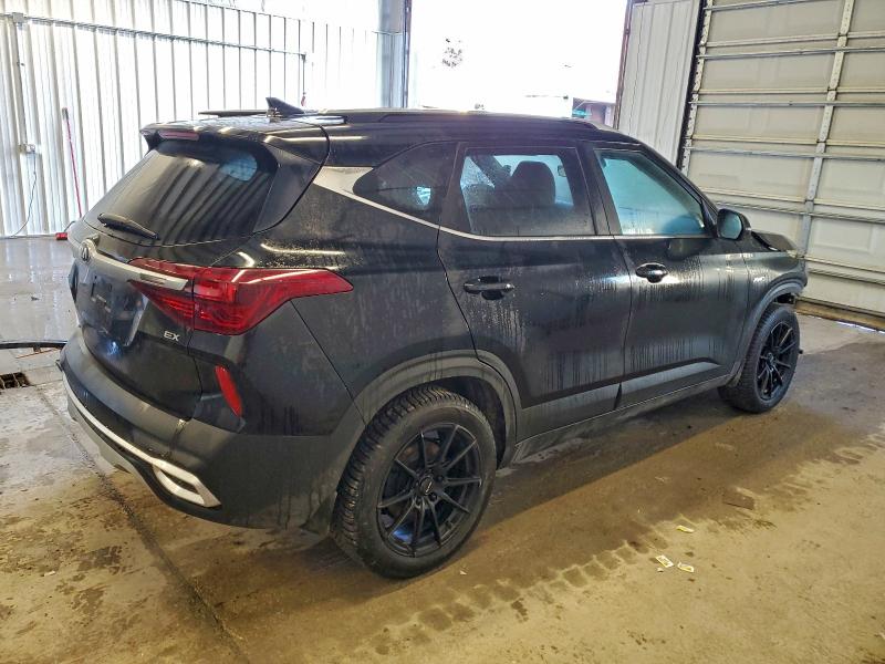 Фото 3 - KIA SELTOS