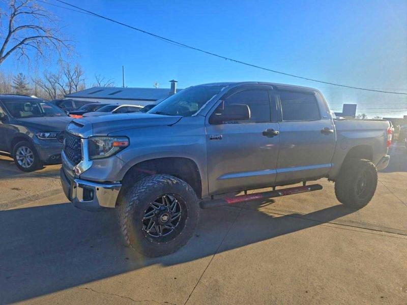 Фото 2 - TOYOTA TUNDRA