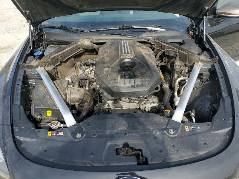 Фото 11 - KIA STINGER