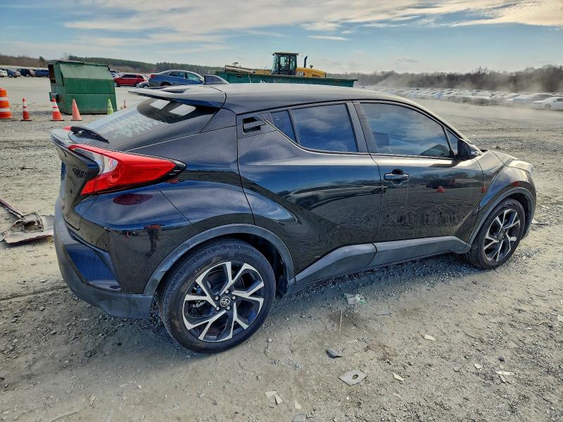 Фото 3 - TOYOTA C-HR