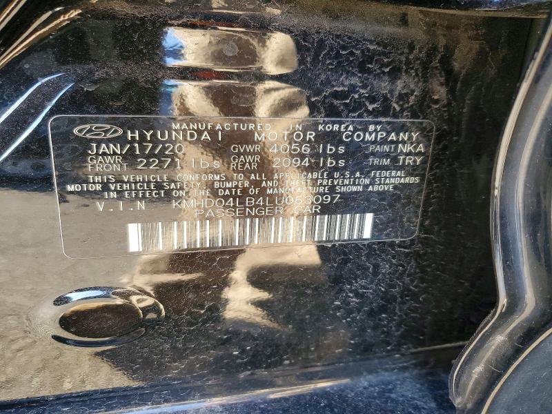 Фото 12 - HYUNDAI ELANTRA