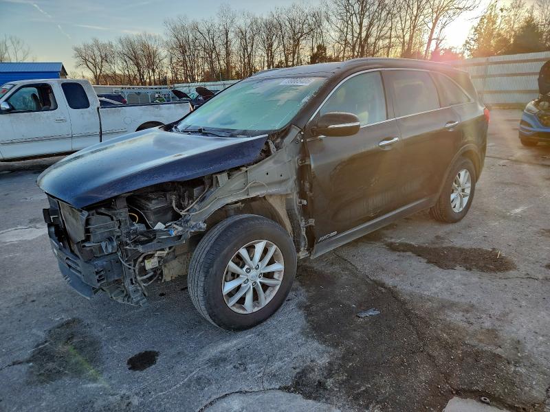 Фото 1 - KIA SORENTO