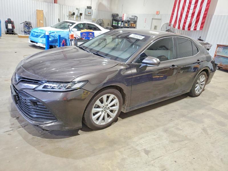 Фото 1 - TOYOTA CAMRY