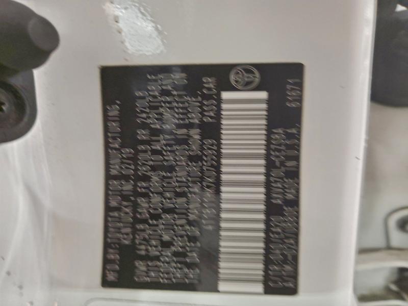 Фото 13 - TOYOTA CAMRY