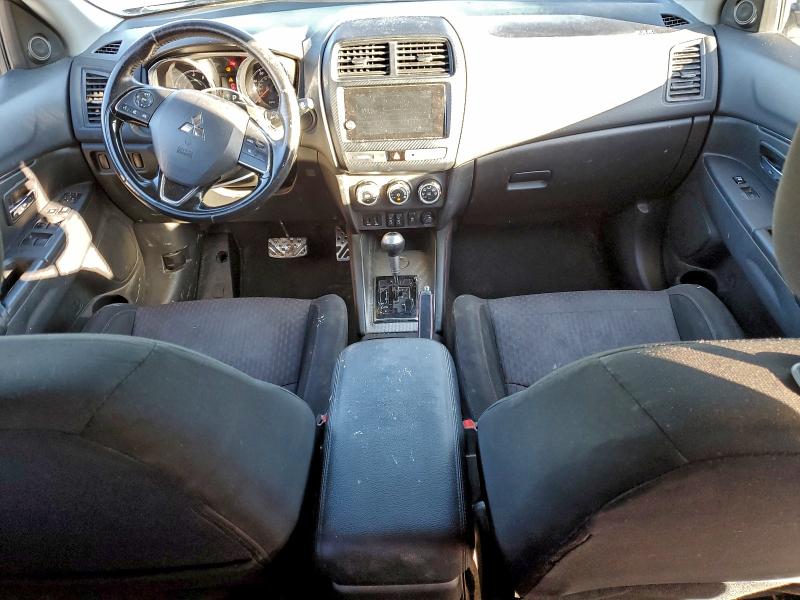 Фото 8 - MITSUBISHI OUTLANDER