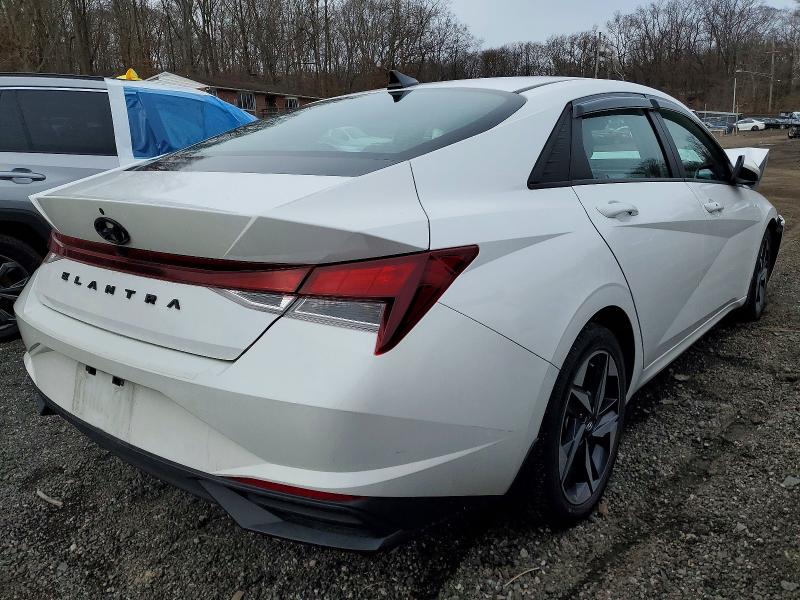 Фото 3 - HYUNDAI ELANTRA