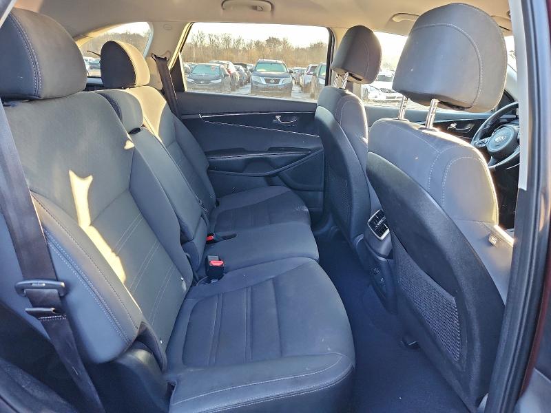 Фото 11 - KIA SORENTO