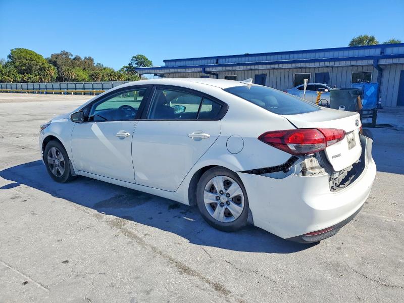 Фото 2 - KIA FORTE