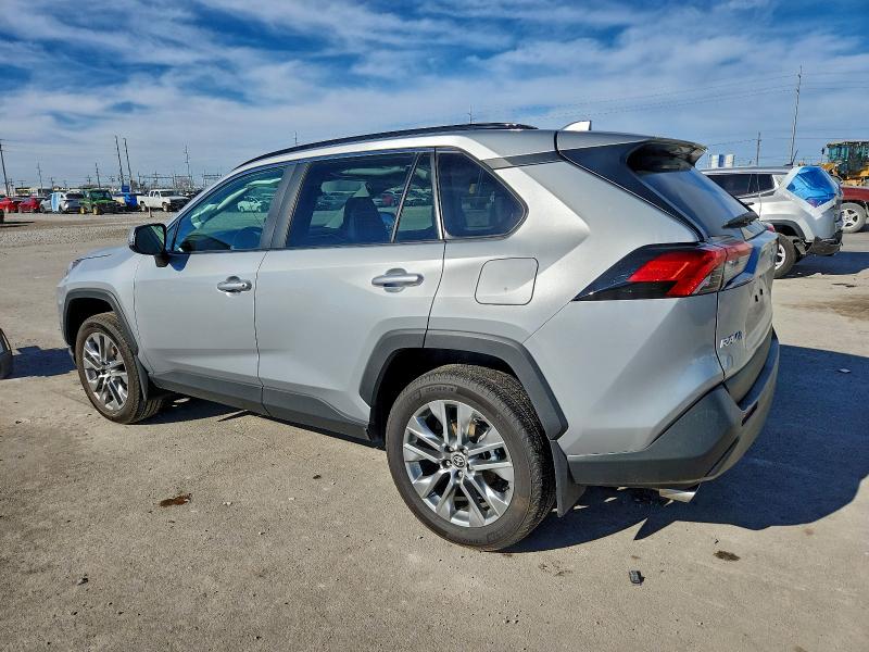 Фото 2 - TOYOTA RAV4