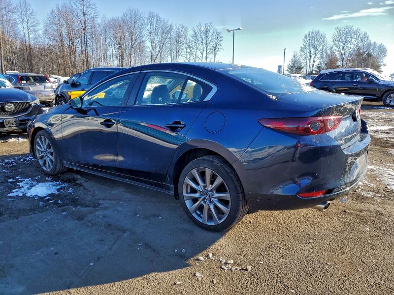 Фото 2 - MAZDA 3