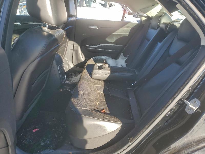 Фото 10 - CHRYSLER 300