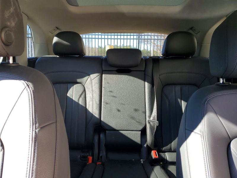 Фото 10 - AUDI Q5