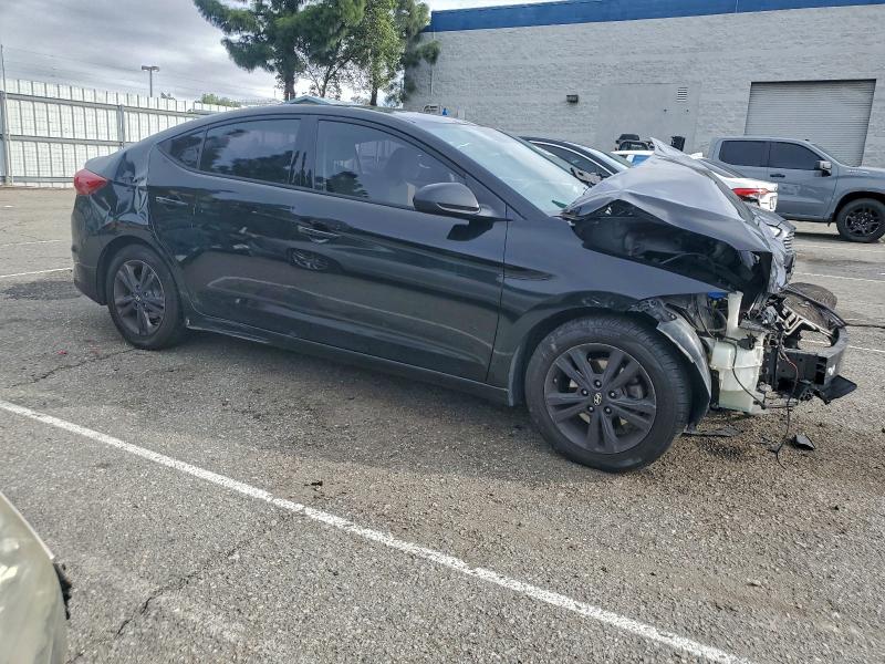 Фото 4 - HYUNDAI ELANTRA