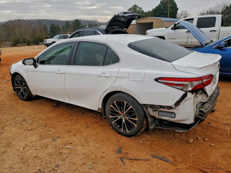 Фото 2 - TOYOTA CAMRY