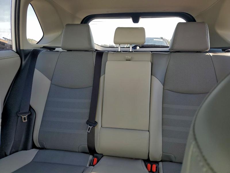 Фото 10 - TOYOTA RAV4