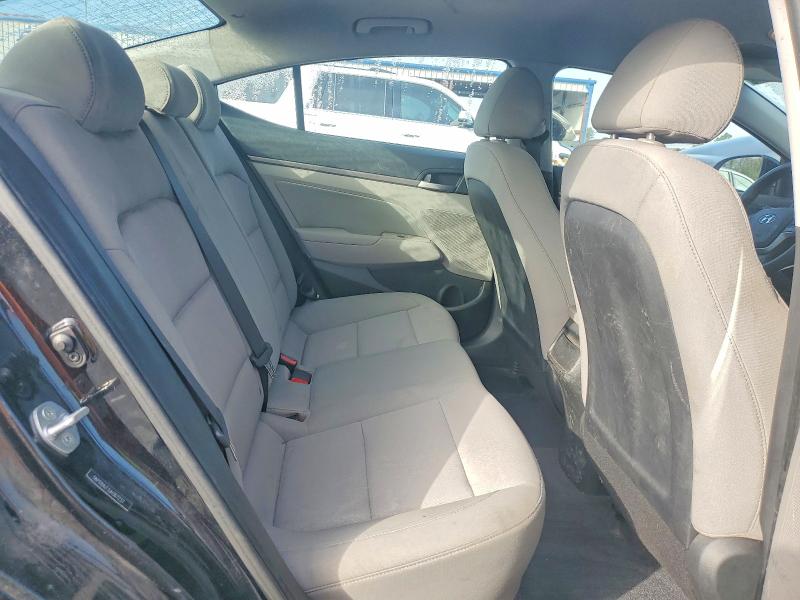 Фото 10 - HYUNDAI ELANTRA