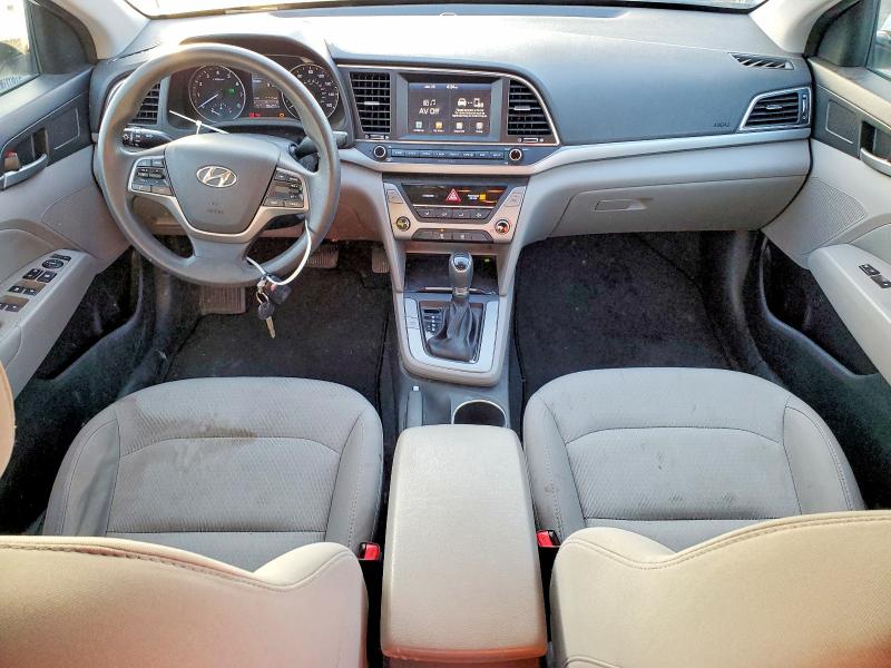 Фото 8 - HYUNDAI ELANTRA