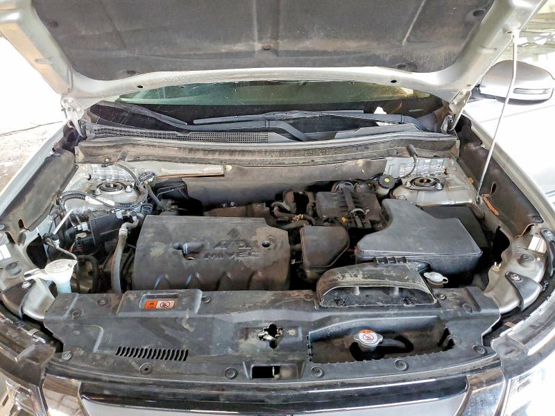 Фото 12 - MITSUBISHI OUTLANDER