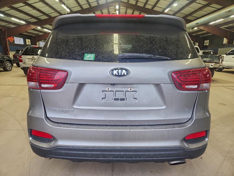 Фото 6 - KIA SORENTO