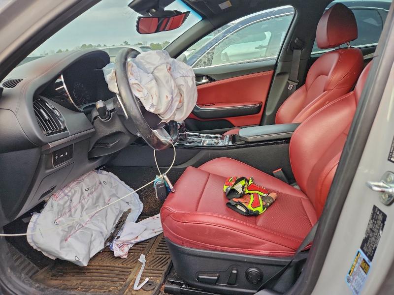 Фото 7 - KIA STINGER