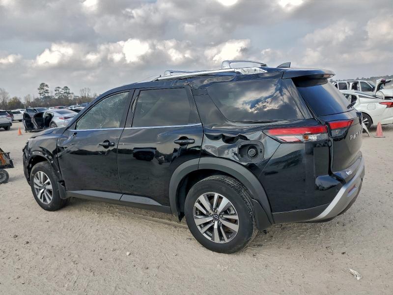 Фото 2 - NISSAN PATHFINDER