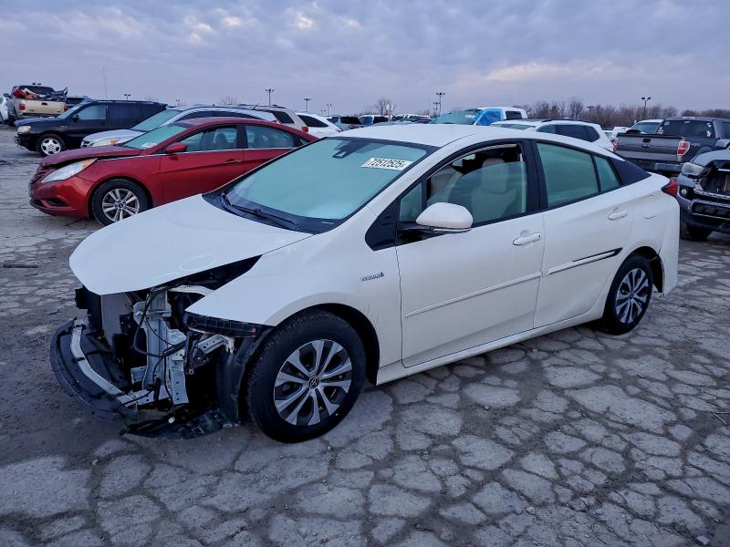 Фото 1 - TOYOTA PRIUS