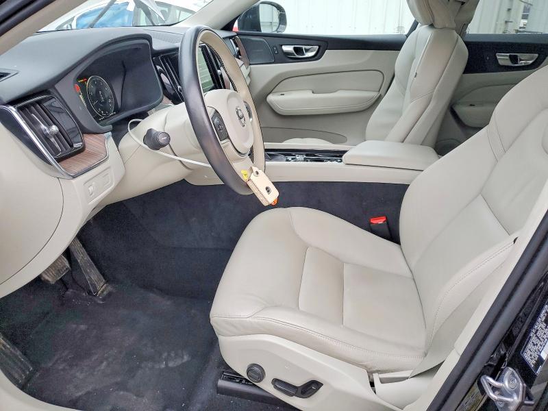 VOLVO XC60 2021 VIN YV4A22RKXM1748444