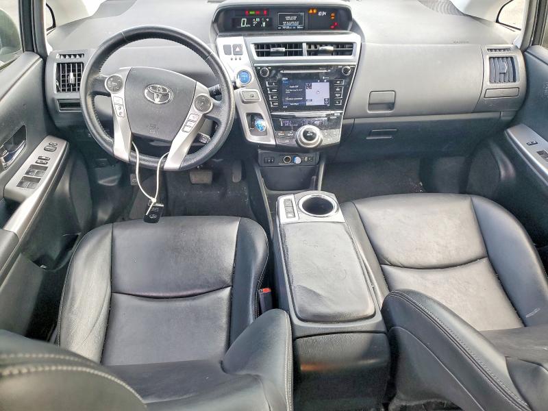 Фото 8 - TOYOTA PRIUS