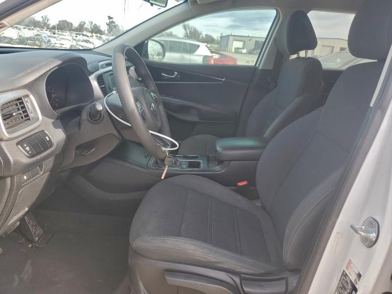 Фото 7 - KIA SORENTO