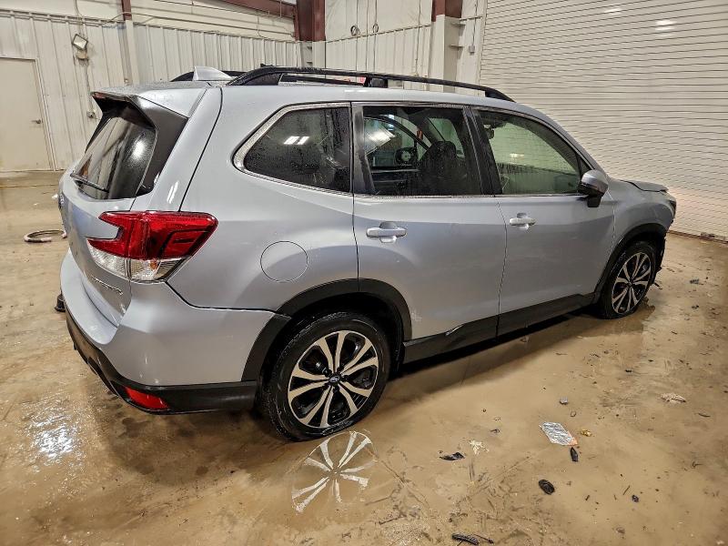 Фото 3 - SUBARU FORESTER