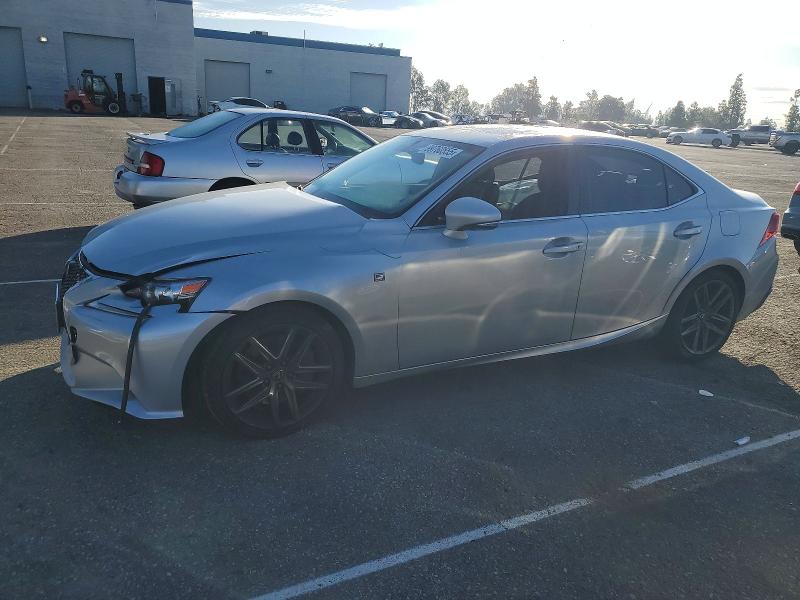 Фото 1 - LEXUS IS