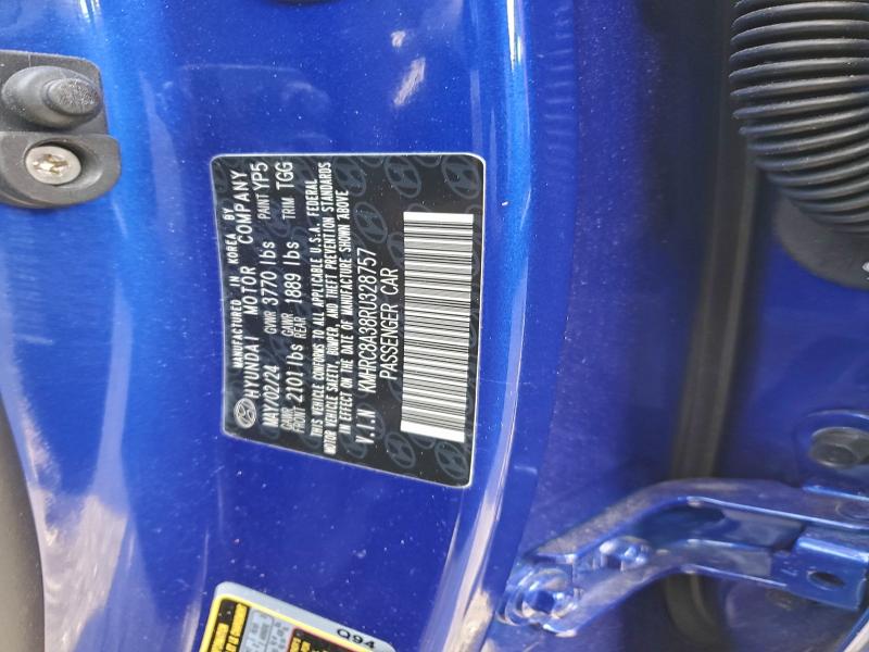 Фото 12 - HYUNDAI VENUE